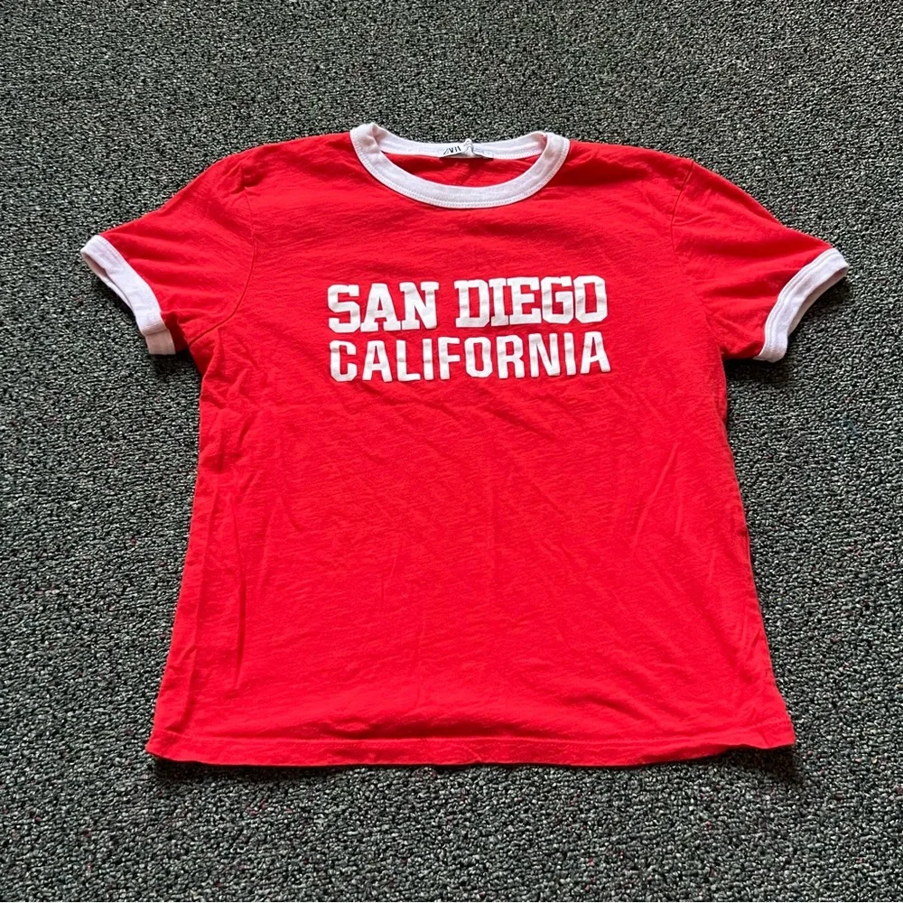 ZARA Red & White Varsity Baseball Graphic Short-Sleeve Ringer T-Shirt Shirt sz M - Picture 4 of 16